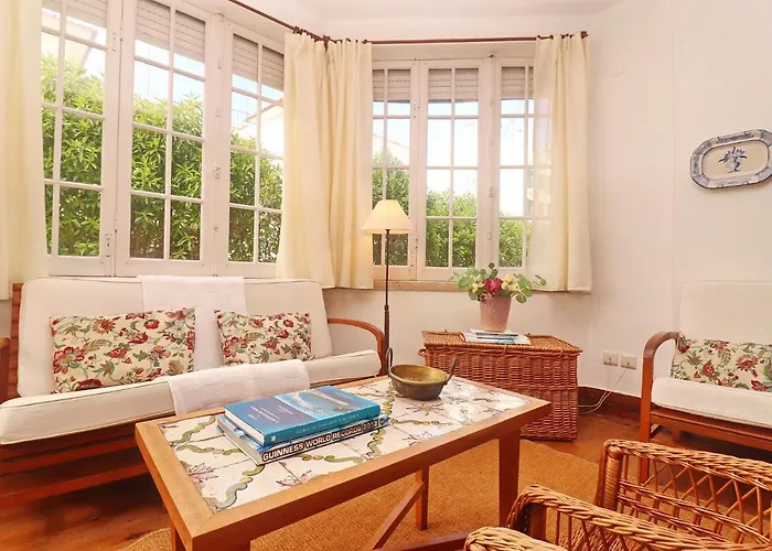Grandma Bay House Дом отдыха *