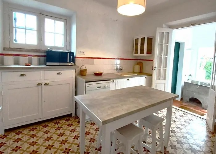 Grandma Bay House Дом отдыха *